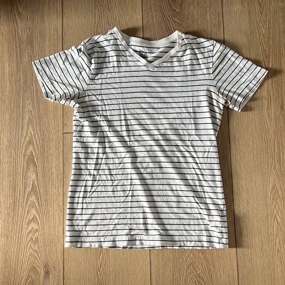H&M Black White Stripe V-Neck Short Sleeve T-Shirt Mens XS